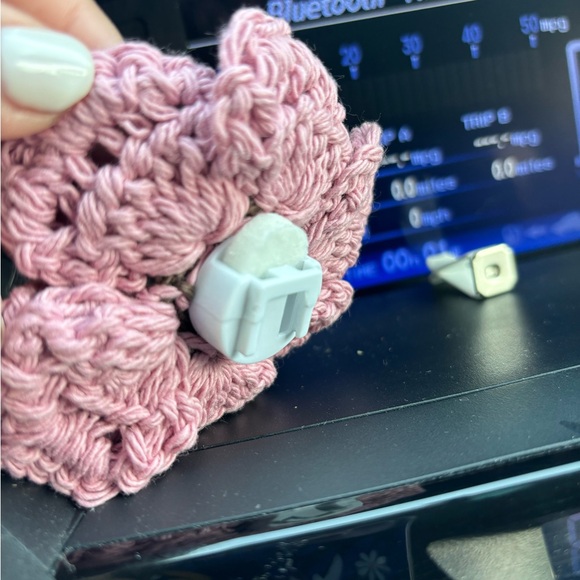 Handmade Crochet Car Vent Clip in Pink - Picture 3 of 4